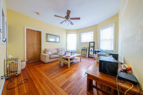 41-41 Derby St, Somerville, MA, 02145-1935 | Card Image