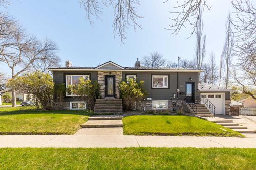 1902 7 Avenue S, Lethbridge, AB, T1J1M3 | Card Image