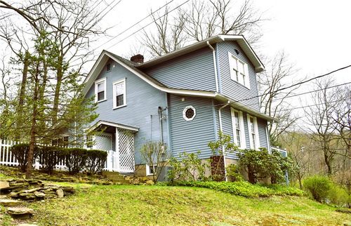 122 Saint Peter Way, Jeannette, PA, 15644-3528 | Card Image