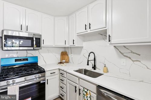 apt-201-1731 Gainesville St Se, WASHINGTON, DC, 20020-3264 | Card Image