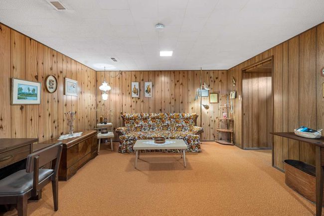 8 Foley Road Se, House other with 3 bedrooms, 1 bathrooms and 3 parking in Calgary AB | Image 21