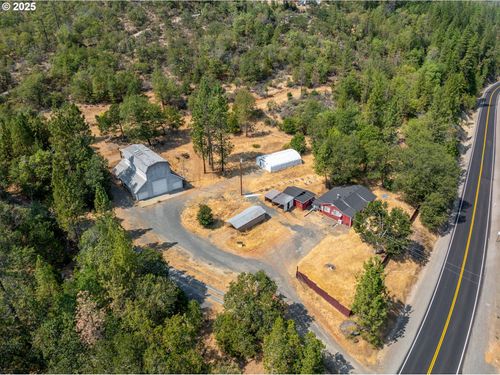3461 W Evans Creek Rd, Rogue River, OR, 97537-4619 | Card Image