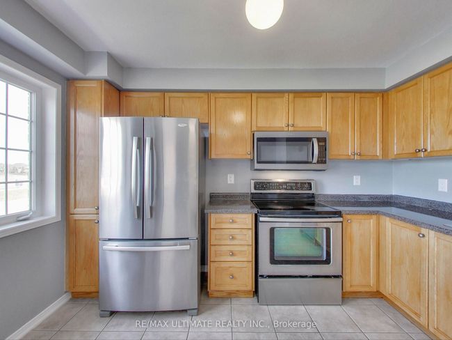 487 Rossland Rd E, House attached with 3 bedrooms, 3 bathrooms and 1 parking in Ajax ON | Image 18