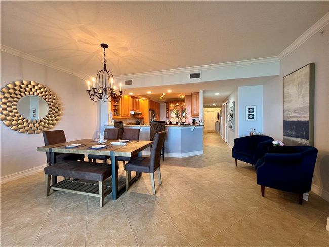 204A - 4160 N A1a, House attached with 3 bedrooms, 2 bathrooms and null parking in Hutchinson Island FL | Image 7
