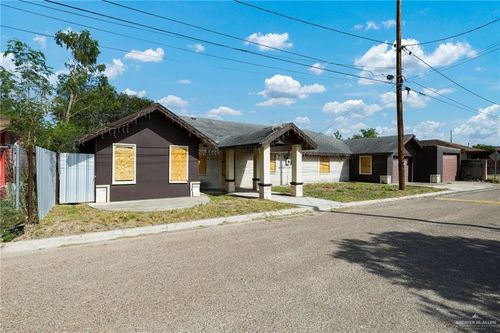 879 Austin Rd, Roma, TX, 78584-6621 | Card Image
