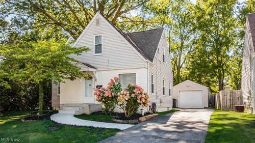 1532 12th St, Cuyahoga Falls, OH, 44223-2302 | Card Image