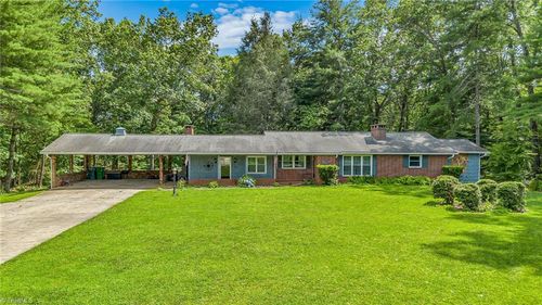 1004 Cartpath Rd, North Wilkesboro, NC, 28659-8229 | Card Image