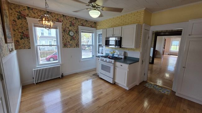 APT-2 - 20 Reeves St, Condo with 3 bedrooms, 1 bathrooms and 2 parking in Worcester MA | Image 12