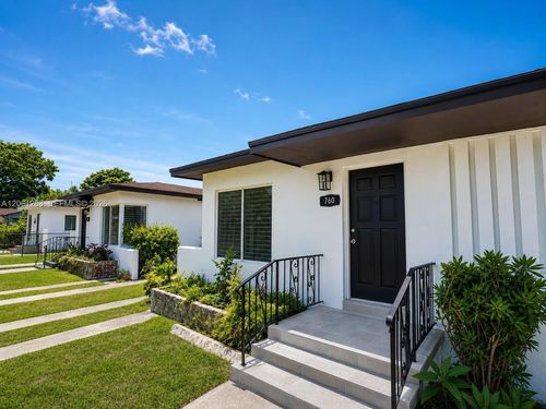 762-760-762 Nw 52nd St, Miami, FL, 33127-2022 | Card Image