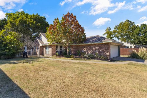 1137 Garden Trl, Mesquite, TX, 75149-6811 | Card Image