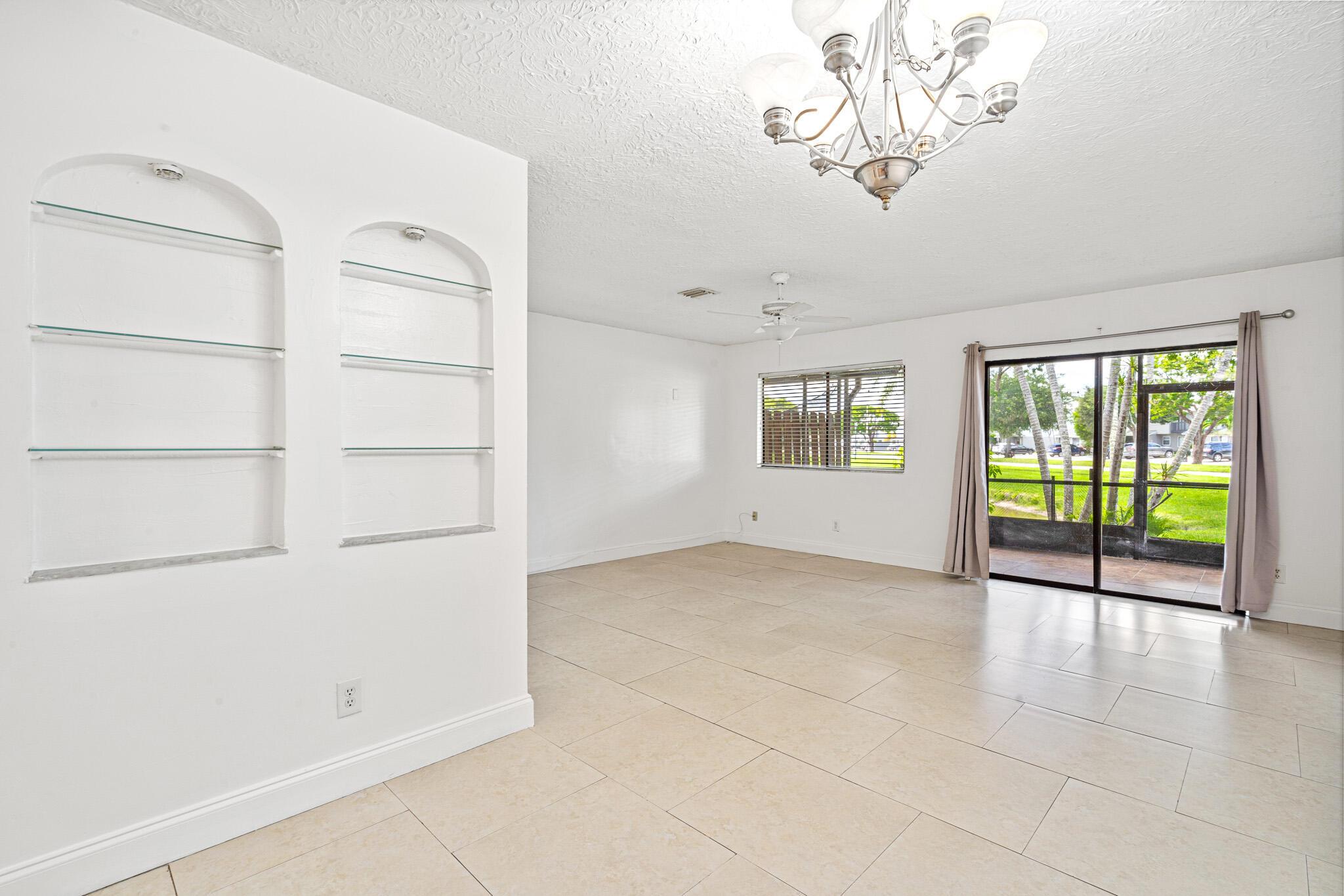 Inlet Cir, Greenacres, FL 33463