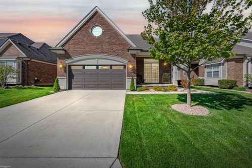21186 Lilac Ln, Clinton Twp, MI, 48036-5012 | Card Image