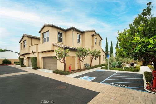 unit-101-17551 Newland St, Huntington Beach, CA, 92647-6470 | Card Image