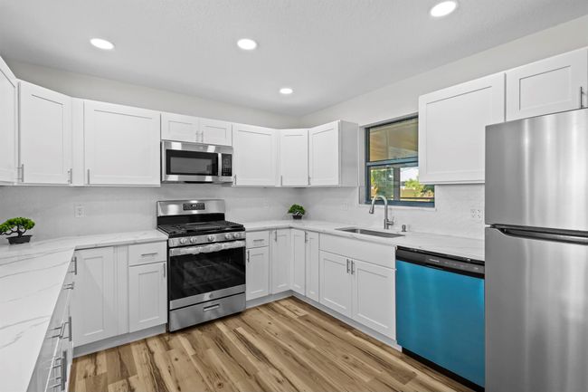 555 Benedictine Ter, House other with 3 bedrooms, 2 bathrooms and null parking in Sebastian FL | Image 11