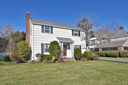 146 Kildare Rd, Garden City, NY, 11530-1135 | Card Image