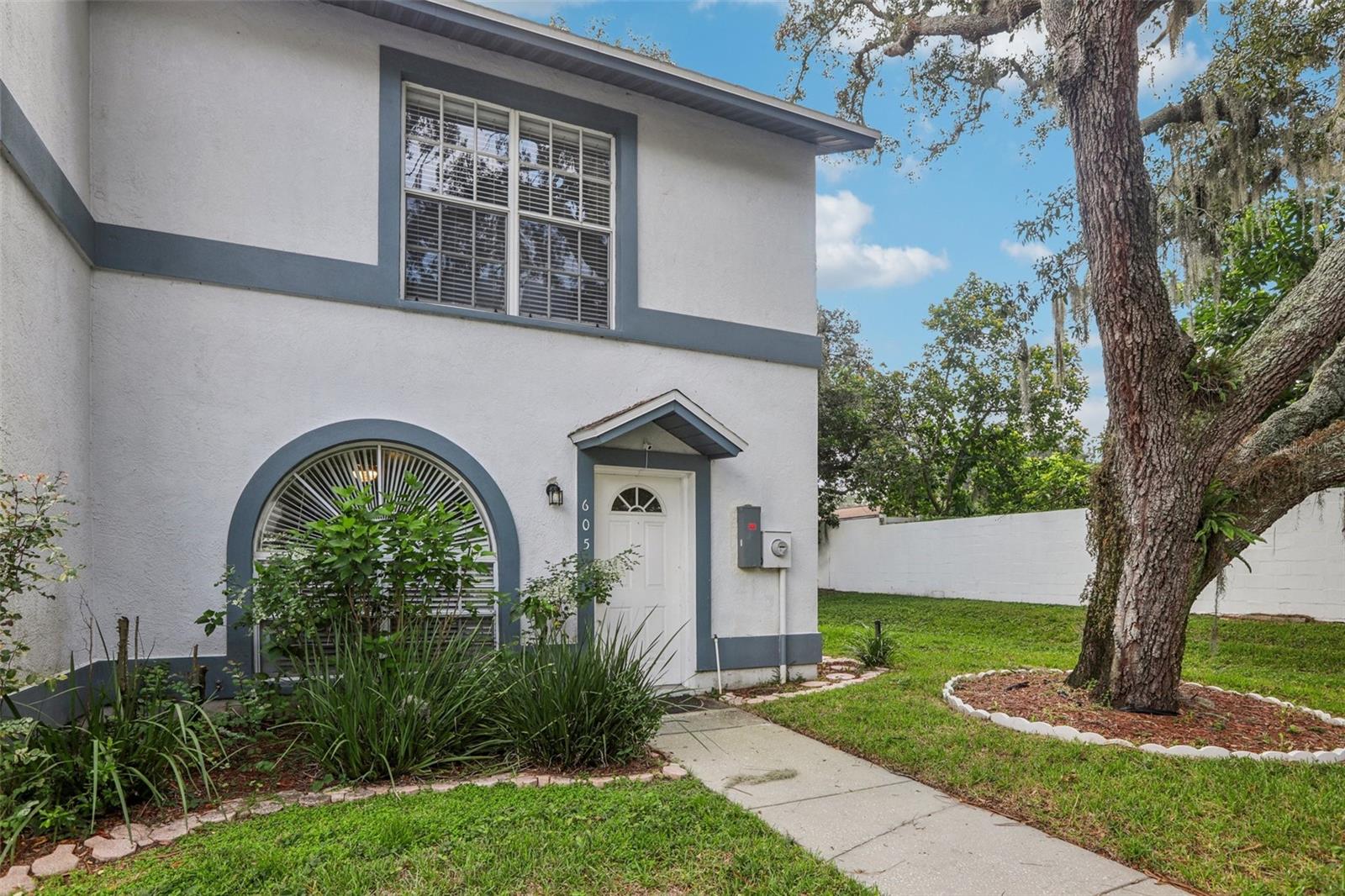 Bainbridge Dr, Brandon, FL 33511