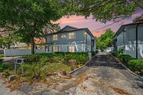 d-9208 N Connechusett Rd, TAMPA, FL, 33617-5217 | Card Image