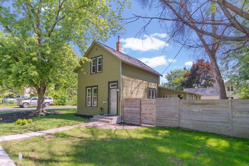 823 Owens St N, Stillwater, MN, 55082-4466 | Card Image