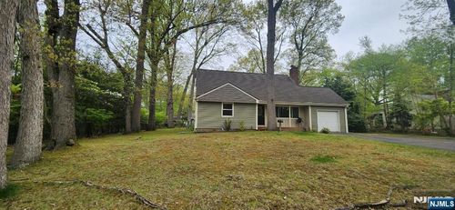 45 Campbell Ave, Woodcliff Lake, NJ, 07677-8061 | Card Image