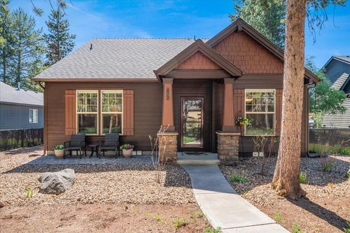 51875 Hollinshead Pl, La Pine, OR, 97739-9931 | Card Image