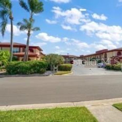 apt-10-10351 Regal Dr, LARGO, FL, 33774-4904 | Card Image