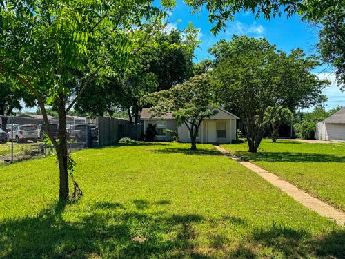1705 N Robinson St, Cleburne, TX, 76031-1807 | Card Image