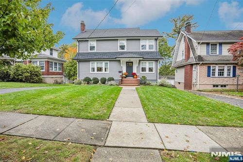 19 Montclair Ave, Verona, NJ, 07044-2812 | Card Image