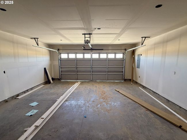 Garage | Image 12
