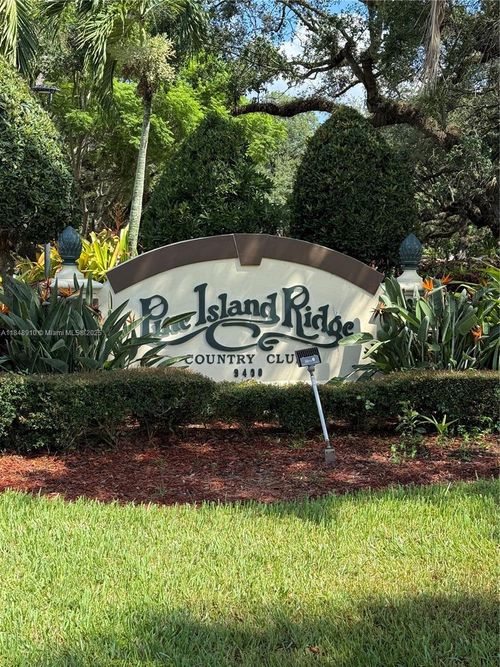 apt-108-9450 Poinciana Pl, Davie, FL, 33324-4823 | Card Image