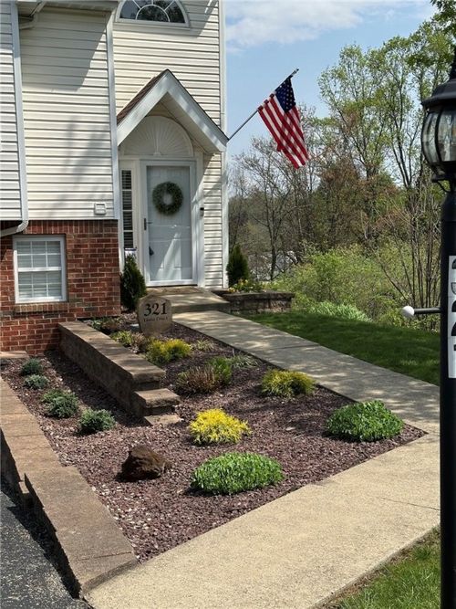 321 Links Ct, Delmont, PA, 15626-1685 | Card Image