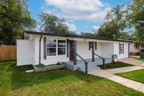 407 Lamon St, Burnet, TX, 78611-2526 | Card Image