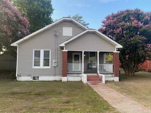 104 W Main St, Almyra, AR, 72003-8126 | Card Image
