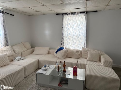 436 N Jefferson St, Ottumwa, IA, 52501-2746 | Card Image