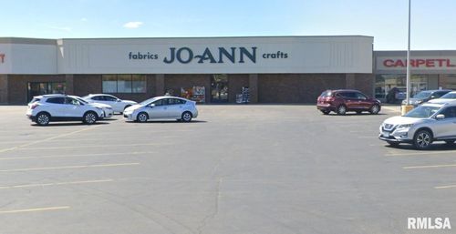 1920 N Henderson St, Galesburg, IL, 61401-1325 | Card Image