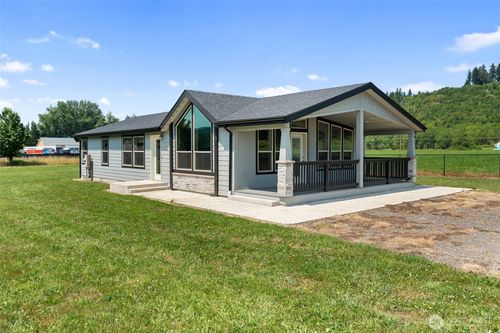 210 Mossyrock Rd W, Mossyrock, WA, 98564-9610 | Card Image