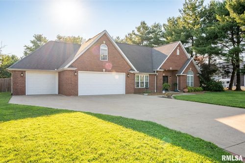 1600 S Eugene Ln, Marion, IL, 62959-1554 | Card Image