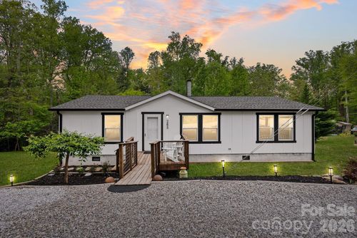 285 Dove Haven Ln, Hendersonville, NC, 28791-0051 | Card Image