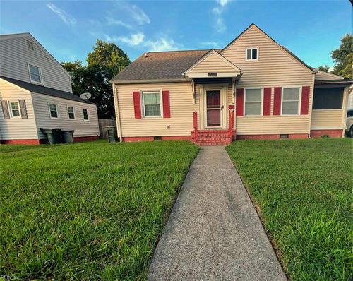 220 Chesterfield Rd, Hampton, VA, 23661-2915 | Card Image