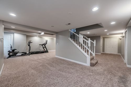 634 Brooklyn Dr, Aurora, IL, 60502-9038 | Card Image