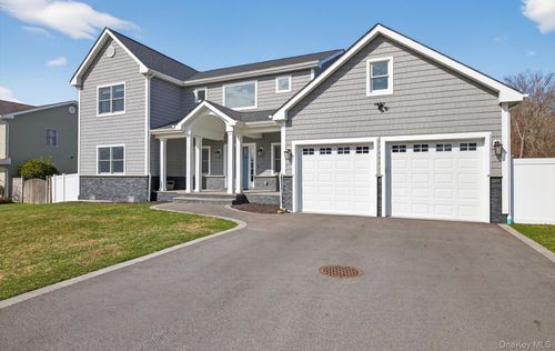 270 Edgewood Ave, Oakdale, NY, 11769-2039 | Card Image