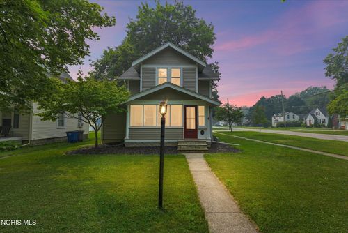 242 7th St, Perrysburg, OH, 43551-1555 | Card Image