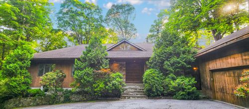 518 Woodbine Road, Stamford, CT, 06903 | Card Image