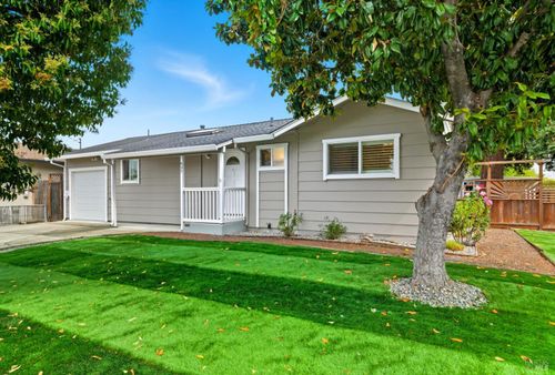 637 Saint Francis Drive, Petaluma, CA, 94954 | Card Image