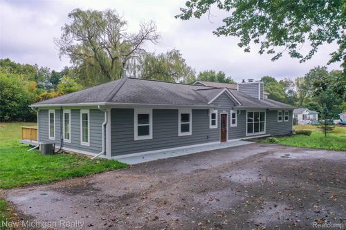 6239 Grange Hall Rd, Holly, MI, 48442-8778 | Card Image