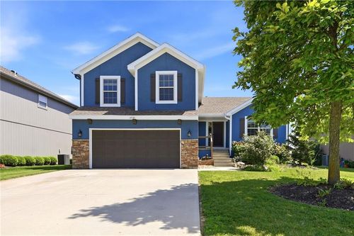13787 Valleyview Way, Bonner Springs, KS, 66012-7811 | Card Image