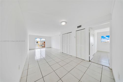 apt-504-7830 Dickens Ave, Miami Beach, FL, 33141-2056 | Card Image