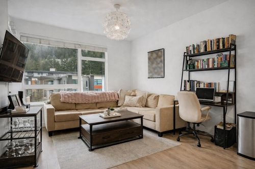 310-3018 St George St, Port Moody, BC, V3H0L4 | Card Image