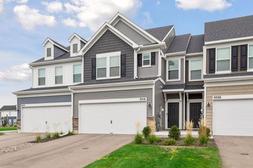 9516 4th St N, Lake Elmo, MN, 55042-4522 | Card Image