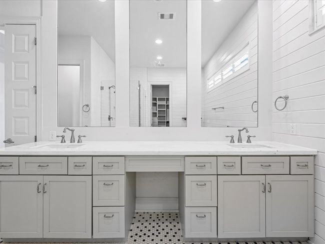1110 W 12 Th St, House other with 3 bedrooms, 4 bathrooms and 2 parking in Houston TX | Image 19