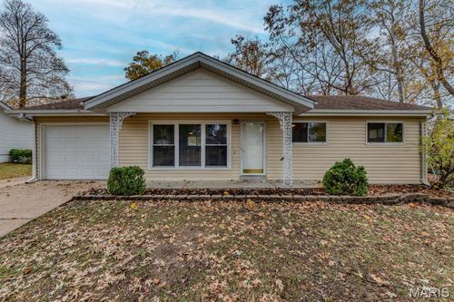 1401 Windward Ridge Dr, Saint Louis, MO, 63127-1136 | Card Image